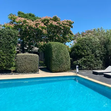 350 Rue Bonadona Willa